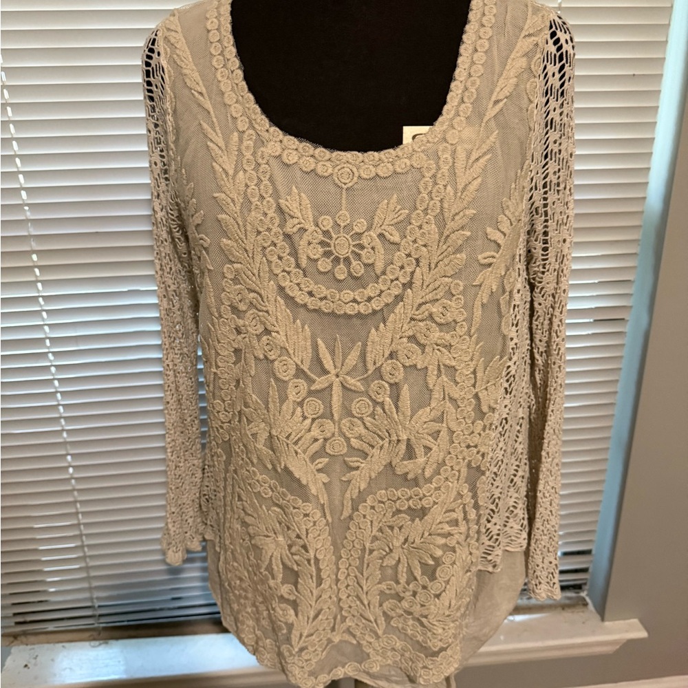 Elegant Lace Long Sleeve Top